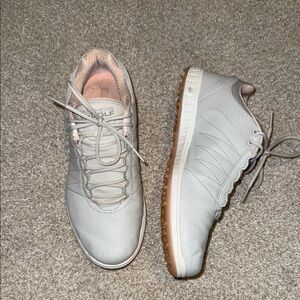 Skechers Women's Golf Shoes - light grey size 8.5